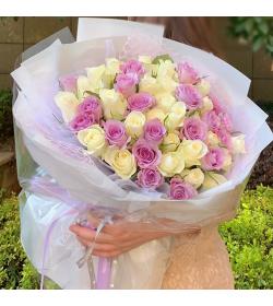 鲜花：最美的缘 52枝紫白玫瑰