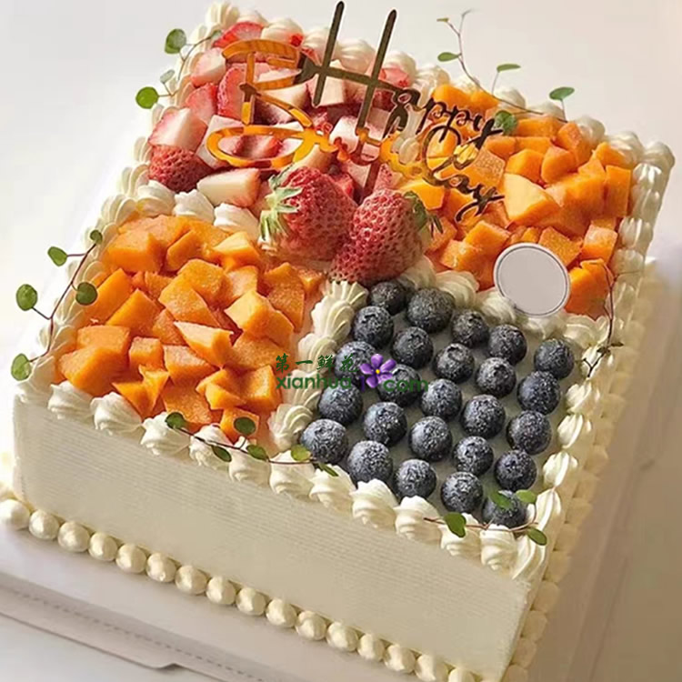 8寸方形鲜奶水果蛋糕，时令水果、杏仁碎装饰