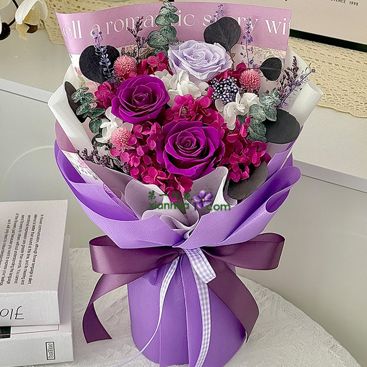 2朵深紫色玫瑰,1朵浅紫色玫瑰永生花 紫色小花束